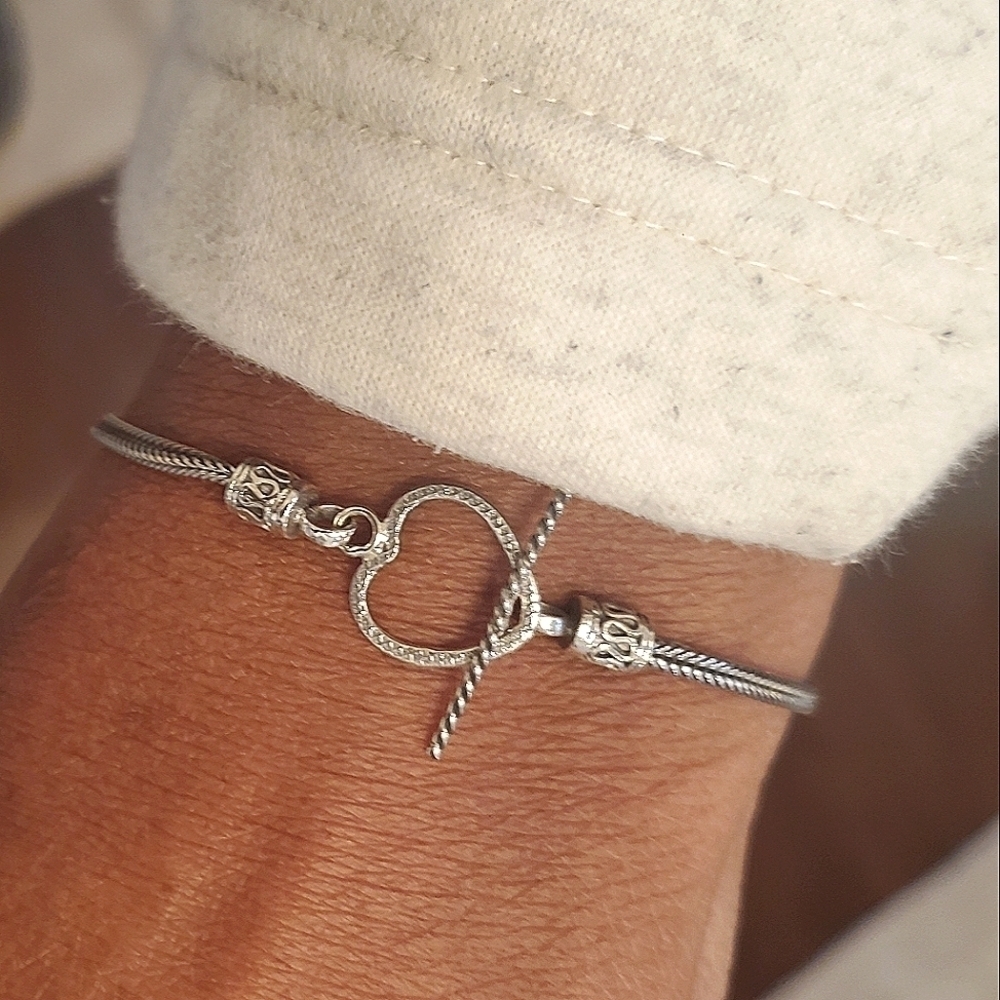 Bali Sterling Silver Foxtail Heart Toggle Bracelet